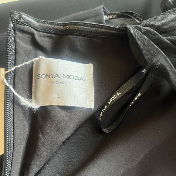 Sonya Moda Black Lola Dress, BRAND NEW - Picture 9 of 11